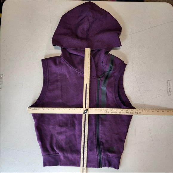 Beautiful Nike tech vest sz small. NWOT - Picture 7 of 7